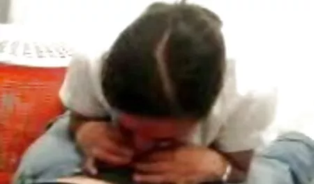 Um cara filma uma mulher russa bêbada sexo anal vídeo pornô com coroas brasileiras e leva sua virgindade em uma deliciosa bunda doce em cinco segundos
