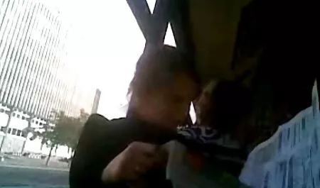 Os caras Se Vestem de Pele De Guaxinim para encantar a menina, russo ela e foda-se duro com grande galo negro vídeo de pornô de mulher negra preto grande