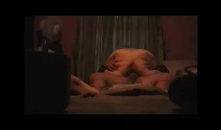 Grandes seios naturais, e sua bunda deliciosa é a razão certa para agradecer a um fudendo na banheira cara que ajudou a obter sua carteira de motorista