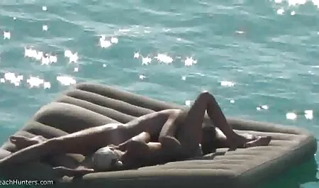 Cara Se masturbando no banheiro e namorada russa ele se junta a pornô com morena gostosa ele, ferozmente fodido na buceta e segunda-feira fode mesmo em anal