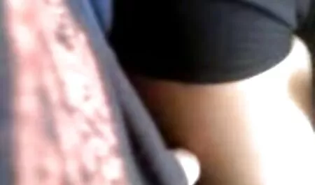 Insaciável mulher abrindo sua porno cu grande bunda para um BBC