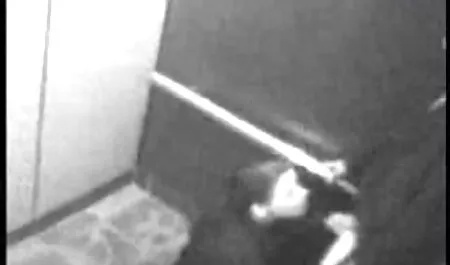 Mulher grávida beliscou novinho trepando em sua buceta no chat pornô