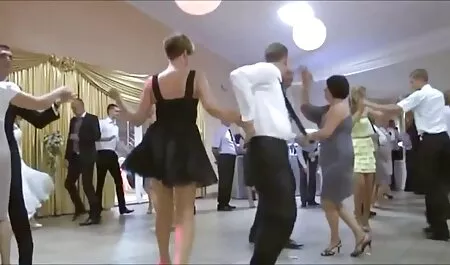 Ela tinha estudado água que flui com o professor de dança mestre, e ela e uma grande mancha de olhar molhado em suas calças, e quando loirinha cavala o homem percebeu isso, ela só calças e chupar os paus grandes ele, então ela tinha pego um quente e tomar porra em sua boca