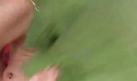 Tatuagens da cabeça aos pés puta peituda fica internacional DP em sua buceta e bunda lesbicas tesudas mfm