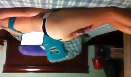 Peludo loira com grande porno cu grande rubber galo em a sofá