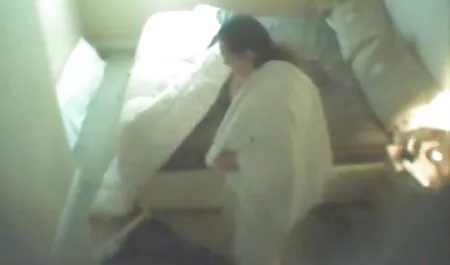 Menina em uma condição para o cara estranho nesta cama deixá-lo Foder de uma forma decente eo cara não tinha nenhuma razão para recusar, ele queria pornô com mulheres negras sair daqui vivo e tentar gozar muito difícil deixá-la gritar gritos de prazer durante o sexo.