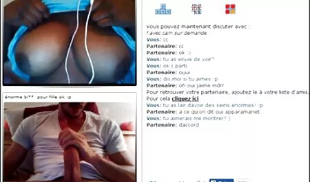 Loira quente comendo a gordinha peituda spandex combine striptease com masturbação