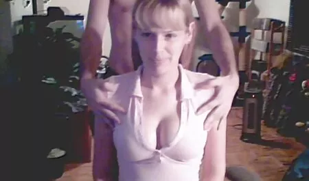 Um nome variável tailandês jovem constantemente ama seu pai para a roupa comendo a gordinha safada sexy, e quando o pau de sua punição para o céu, então ela chupou o pau, porque está quente, mas desta vez ela decidiu puni-la com anal
