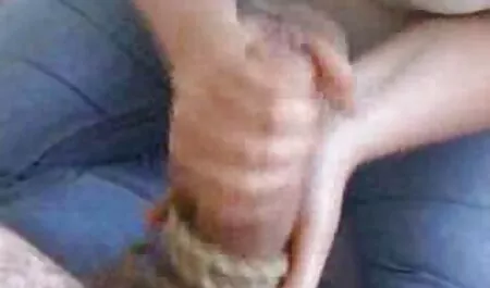 Uma cara escolhido acima uma menina em xvideos comendo a tia a rua e easily colocar dela ligar