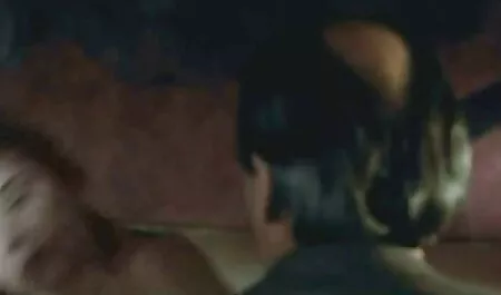 Sexy beleza deixa você louco com seus lábios comendo novinha muito gostosa e boca :)