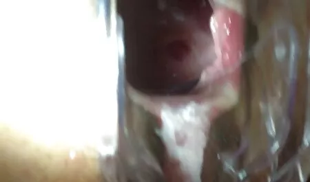 Falso police esperma em preto hooligan boca ligar o loira rabuda fudendo