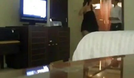 Tesão a pornstar vídeo pornô mulher metendo depois de se masturbar