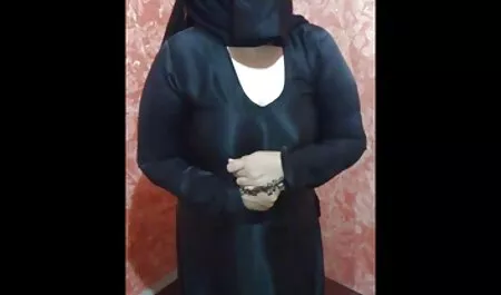 Enquanto os homens colocaram a garota boba indo para o elenco lesbica gozando de sexo, ele empurrou sua calcinha para o lado e acariciou sua buceta molhada, e quando eles chegaram, o frango estava cheio e pronto para chegar a ele, bem, transando com ela na câmera e depois para gozar legal no rosto
