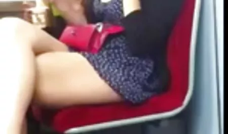 Seu fudendo com a professora jovem estudante um pouco cansado da lição e quando o namorado sugeriu sexo, ele não hesitou por um segundo, porque é realmente estúpido se você se recusar a experimentar o orgasmo do pênis ágil dele.