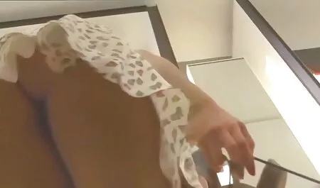 Uma puta buraco Bunda no maiô ao longo da natação na piscina e ela está irritada, sua necessidade urgente de agradar eo cão estava por perto, é áspero para a prostituta na bochecha e, em seguida, pegou muito forte para satisfazer os desejos de sua sexobrasil selvagem com a buceta doce dela.