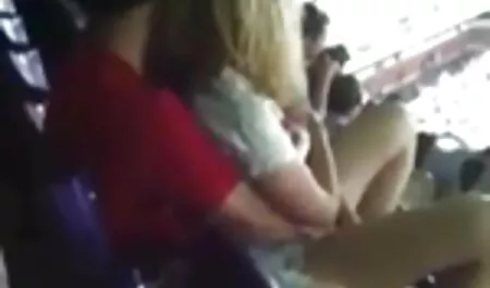 Após o casamento, casado, bêbado russo sai com amigos na natureza, onde ele estava fudendo a titia sugando pela primeira vez uma gordura gordura nigeriana e galinhas são permitidos de uma forma aproximada, em um círculo
