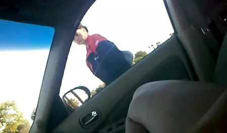 Desejo de pornô com gostosa obter um grande homem forte causa puta calcinha e dedo acariciando o clitóris