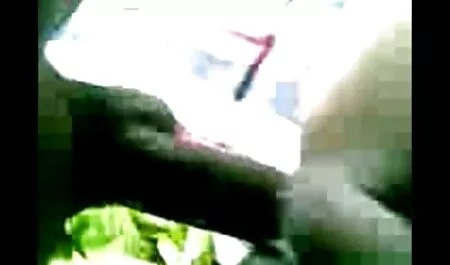 Vizinhos Asiático puta pego em algemas de pele de filme porno com negras uma loja Sexo e pedir ajuda na libertação de um cara da loja
