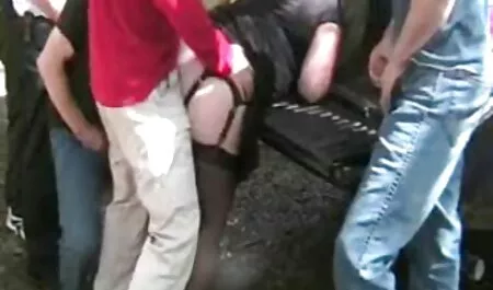 Sua irmã, preocupação e brincadeira decidiram ajudar meu irmão a aliviar o vídeo pornô com coroas estresse e a pressão antes dos exames médicos da Faculdade