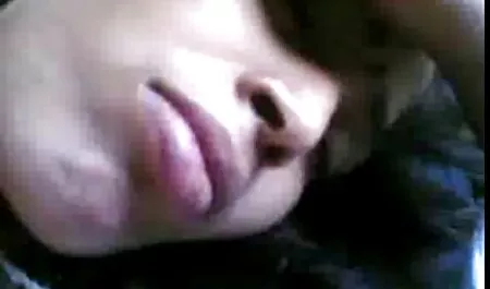 Maduro aunty massagem comendo a velha gostosa dela protruding mamilos e bichano em frente de dela marido