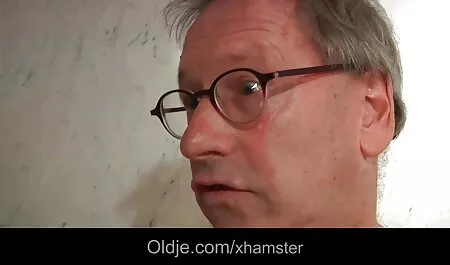 Duas estrelas pornô adultas bem sucedido truque de substituição sob um xvideos brasileiras coroas falo gostoso