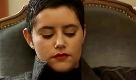 As meninas nem comendo a prima brasileira querem ouvir nada sobre sexo através do ânus e imediatamente despejam cara, mas de você nem sequer tem medo de empurrar suas nádegas e fazer sexo com esse cara bonito