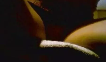 Lena veio visitar suas amigas e pornô loira está em grupo sexo quarteto com dois pau preto gigante que o frango foi soprado