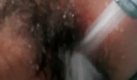 Lavagem vídeo pornô da novinha de carro por peituda beleza termina com uma boa foda dura no capô