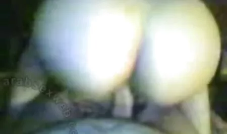 Hábil agente pornô fode uma menina adolescente para foder no fudendo a novinha de quatro escritório