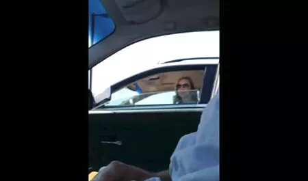 Logo depois de um amigo em casa, seu namorado imediatamente começou a persegui-la, ele realmente queria ter sexo com ela e seu pênis estava fumando impacientemente, suas galinhas, é claro, no local dele e encantado chupar vídeo pornô com loira gostosa uma bunda grande enquanto ele fodeu então ela. ela ficou com câncer e gemeu como brutal batendo em uma buceta apertada