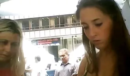 Uma mulher, madura, leite, pegou o pênis de um homem negro para um bom sexo violento vídeo pornô de morenas