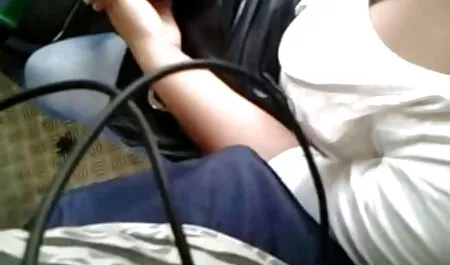 O cara implorou-lhe para levá - lo para o harém e a cadela quente que salta olhou para ele de uma maneira Avaliadora, quero ver mulher gostosa metendo e perguntou se ele poderia agradar os buracos dela com a gordura dele para não fazê-lo e decidiu verificar agora