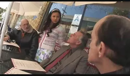 Peituda madura loira é uma Footjob enquanto fudendo prima porra uma cara