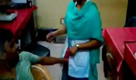 Maduro vídeo de pornô bem gostoso lésbicas têm difícil dedilhado seus bichanos